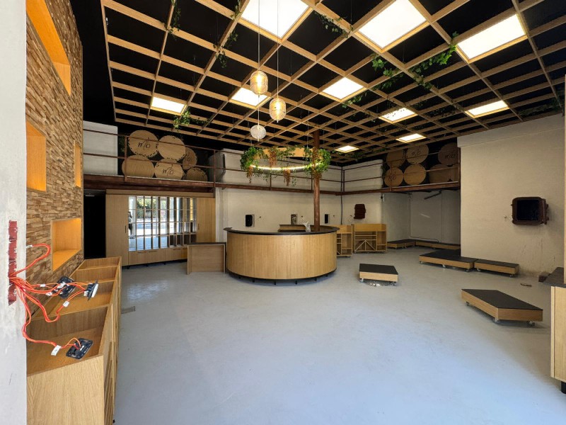 Aménagement sur mesure d'un lieu de vente pour vignerons,  le mas bleu dans le sud de la France