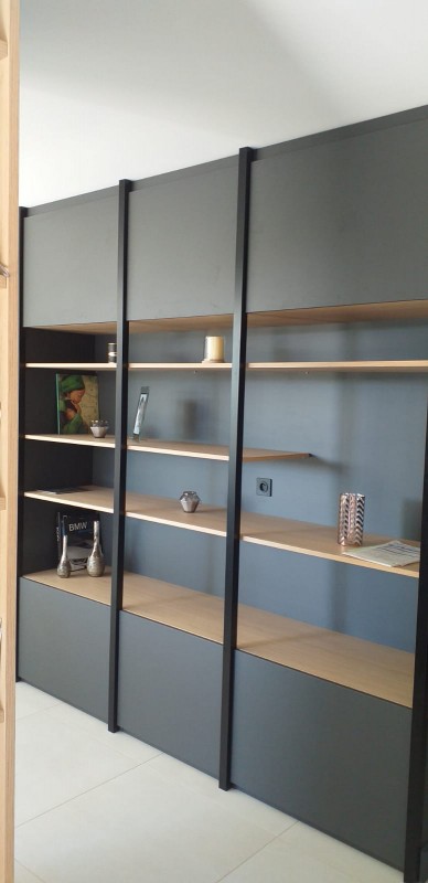 Bibliothèque industriel bois et noir