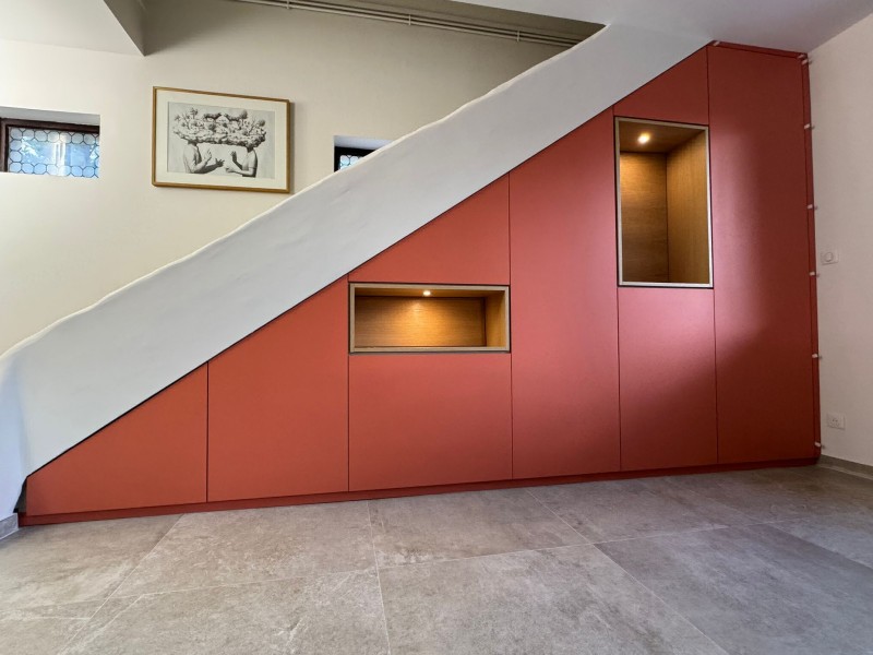 sous escalier terracotta 