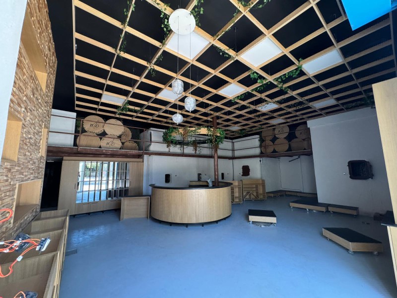 Aménagement sur mesure d'un lieu de vente pour vignerons,  le mas bleu dans le sud de la France