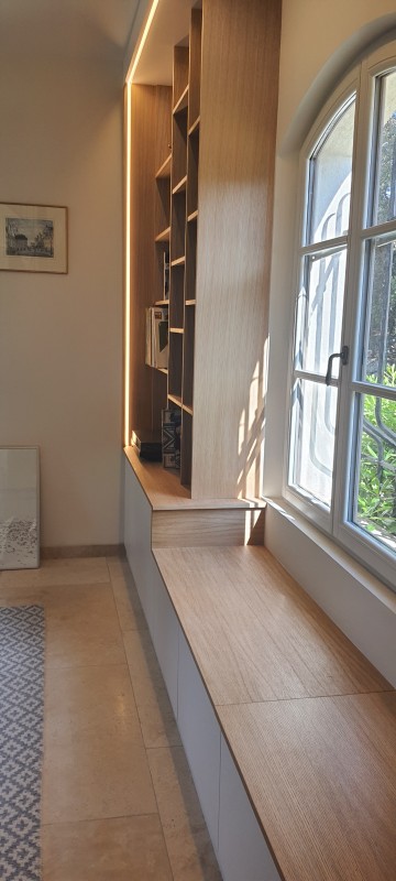 banquette avec eclairage naturel