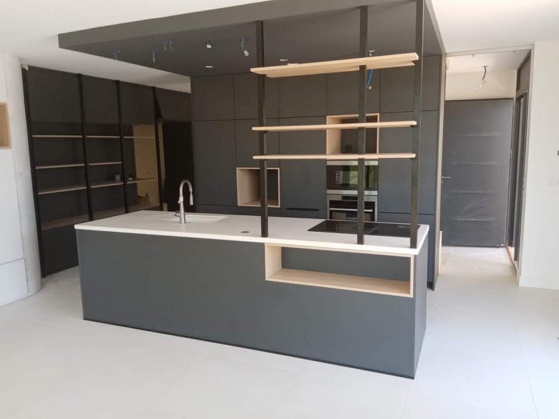 Installation des spots dans la retombée de plafond