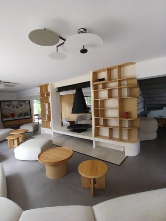 Notre zone d'activité pour ce service Bibliothèque sur mesure en fonction des spécificités de la pièce Éguilles près d'Aix-en-Provence