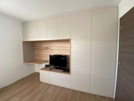 Notre zone d'activité pour ce service Demande de devis pour un meuble de télévision en bois sur mesure avec rangements discrets et finitions haut de gamme à proche de Salon-de-Provence en région PACA